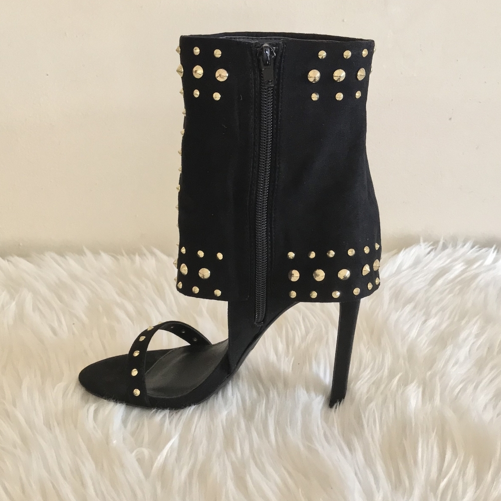 Shoes - Picture 2 of 7